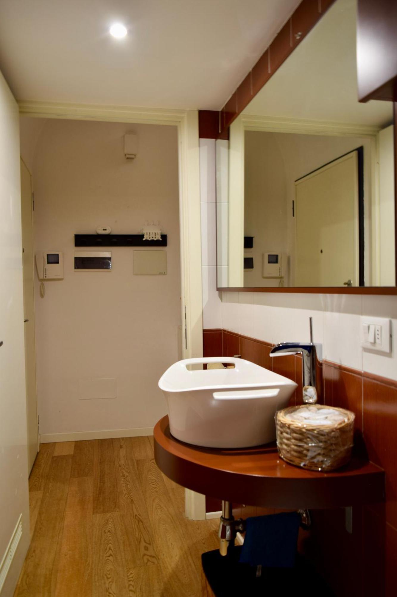 Casa Paradiso - Design Home In Bologna Center エクステリア 写真